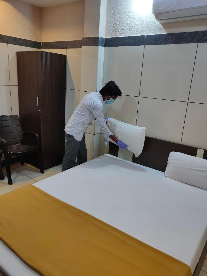 Sar Raj S R Residency Bed & Breakfast Vellore Exterior photo